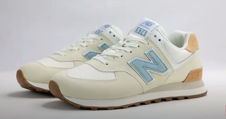 Zapato de Niña New Balance 574 Blanco/Azul Celeste (Bulto x 12 pares)