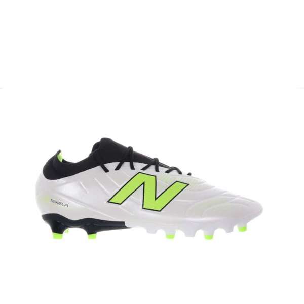 [ST3FSP5-D-10.5] Tacos de Fútbol New Balance Tekela Team Low Laced FG v5 (BLANCO/NEGRO, 10.5)